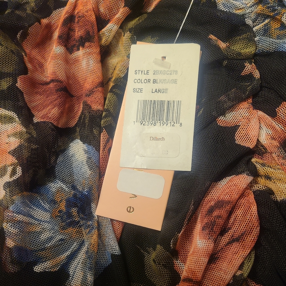 Evolutionary Junior  Sz L Black with Roses/Wild Flower design ruched crop top - Picture 4 of 5